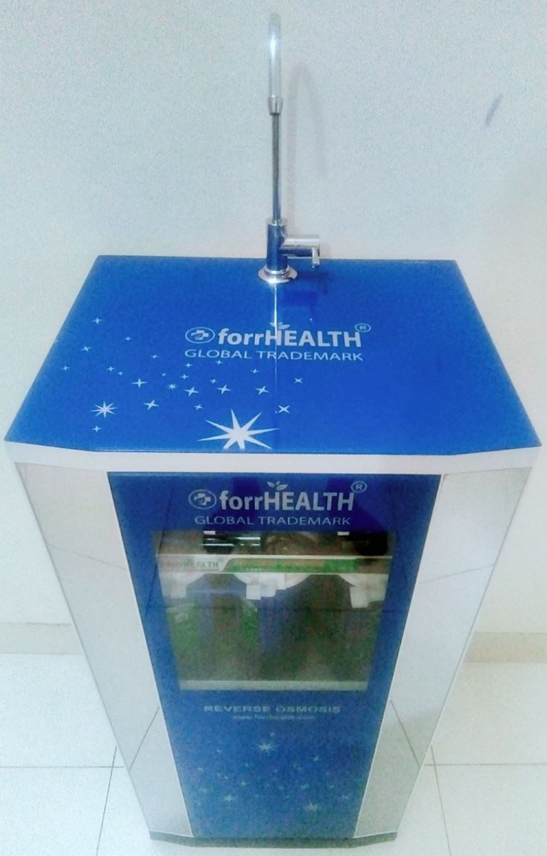 Máy lọc nước ForrHealth 8 cấp lọc - tủ kính cường lực